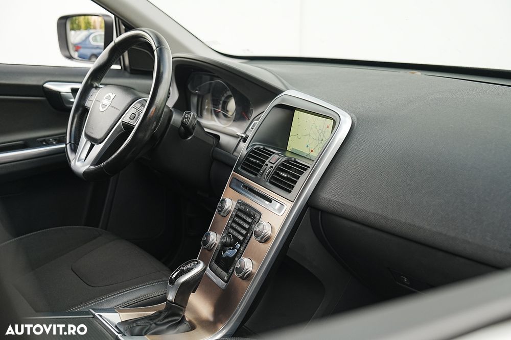 Volvo XC 60 D4 Geartronic Momentum - 21