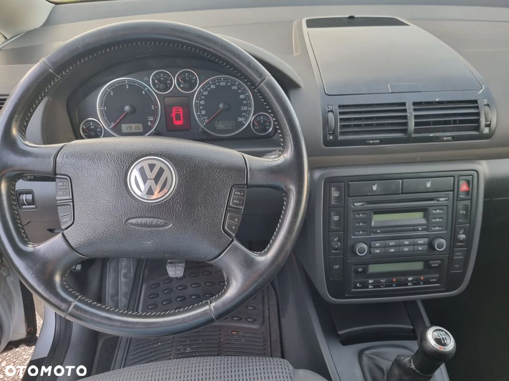 Volkswagen Sharan 1.9 TDI 4Motion Exclusive Edition - 11