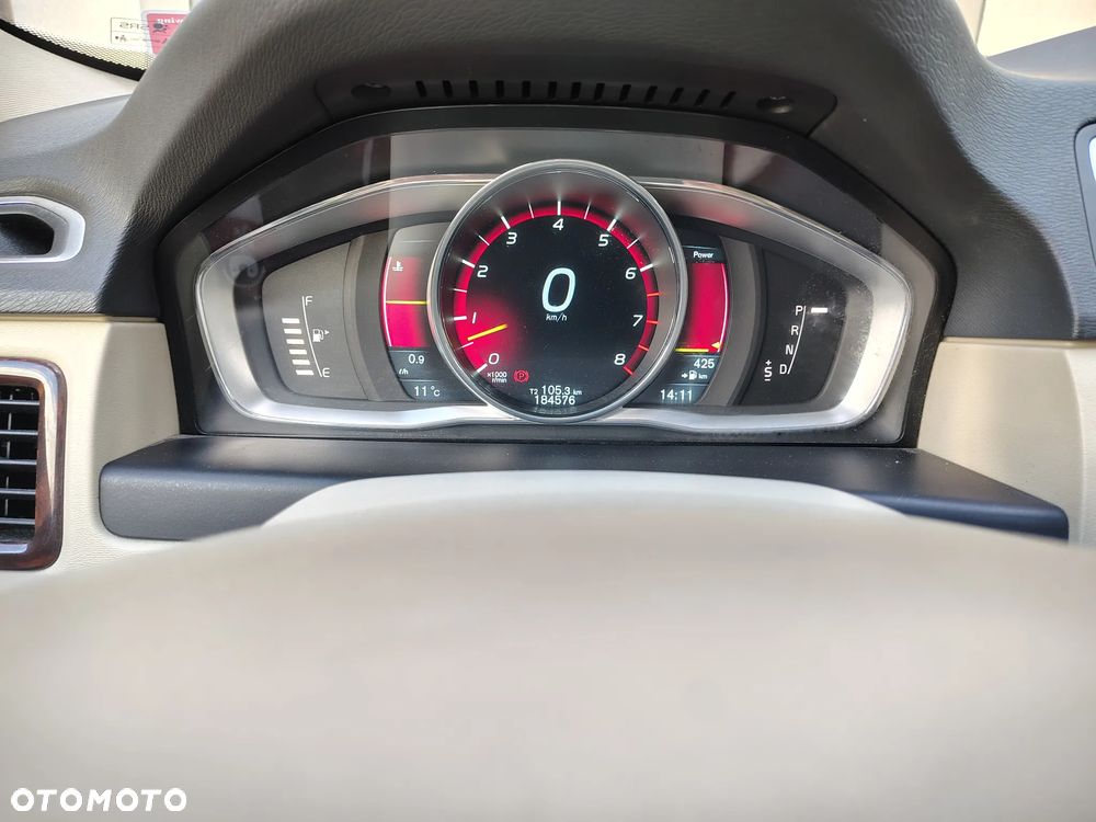 Volvo XC 70 3.2 AWD Momentum - 22