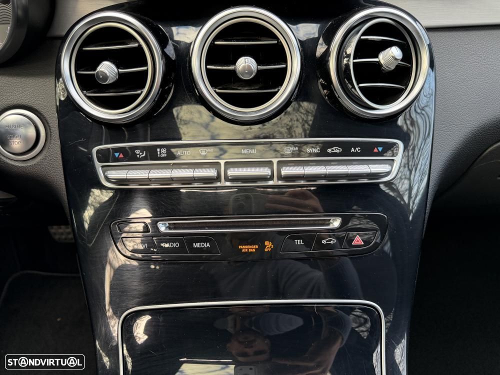 Mercedes-Benz GLC 220 d Coupe 4Matic 9G-TRONIC AMG Line - 29