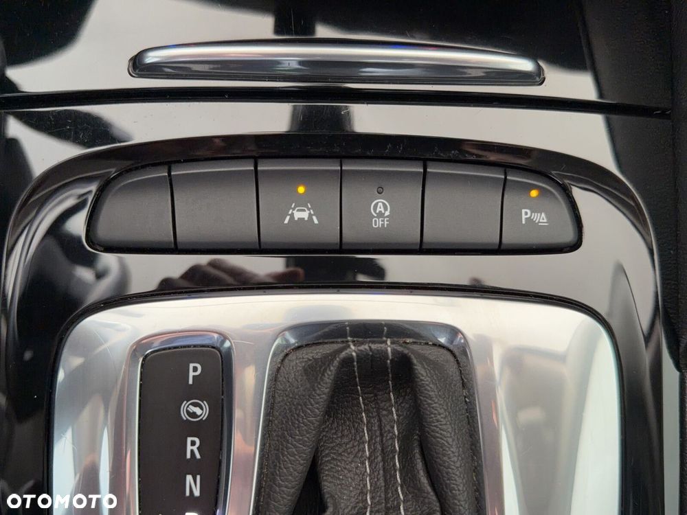 Opel Insignia - 25