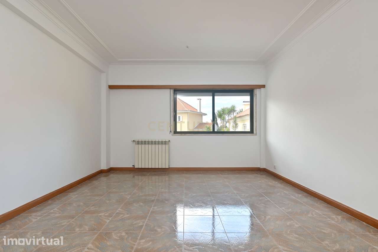Apartamento T2 com garagem à venda no Arneiro freguesia de Carcavelos - Grande imagem: 3/23