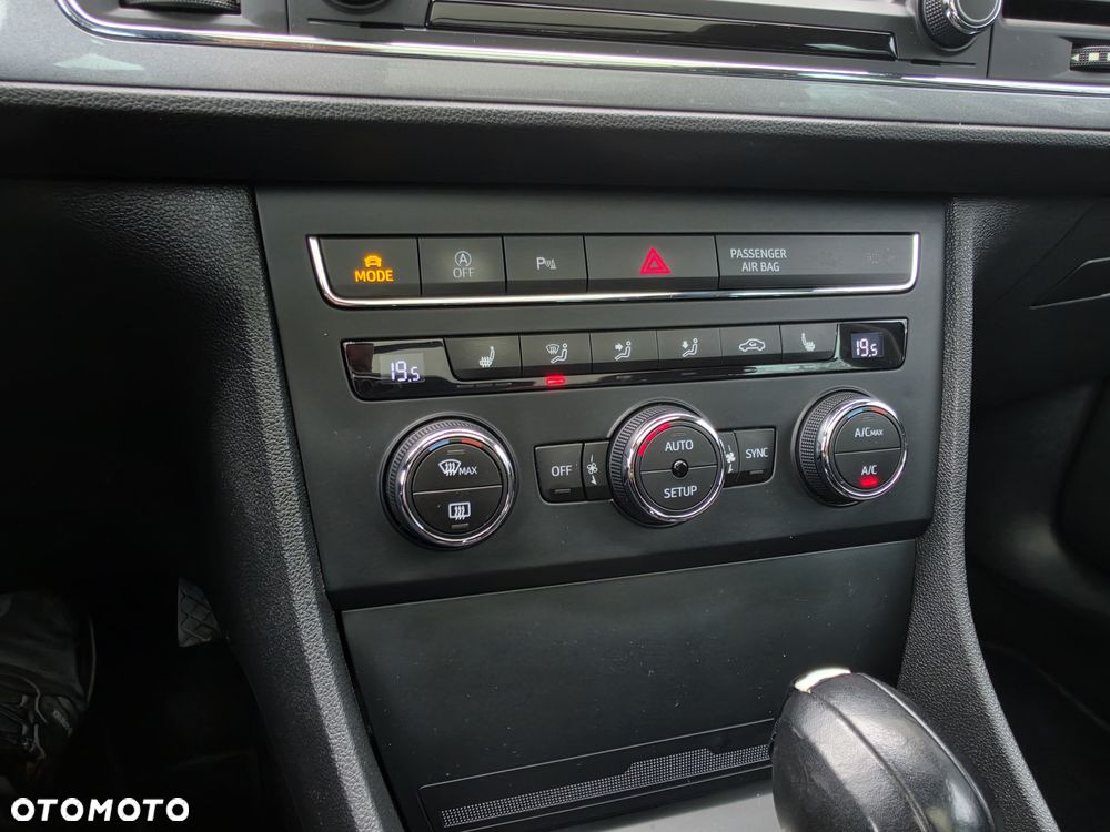 Seat Leon 2.0 TDI DPF Start&Stop DSG FR - 28