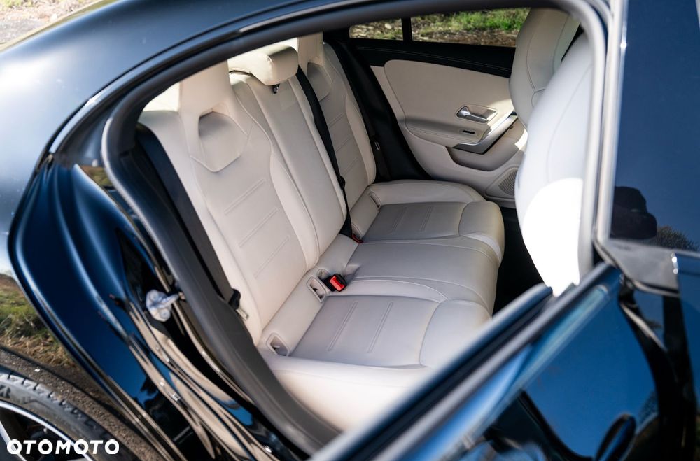 Mercedes-Benz CLA - 37