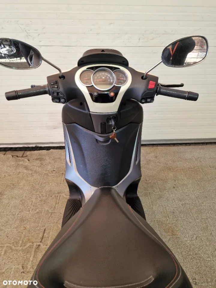 Piaggio Beverly - 33