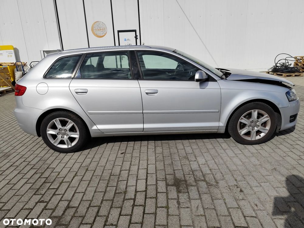 Audi A3 Sportback 1.4 TFSI Ambiente - 24