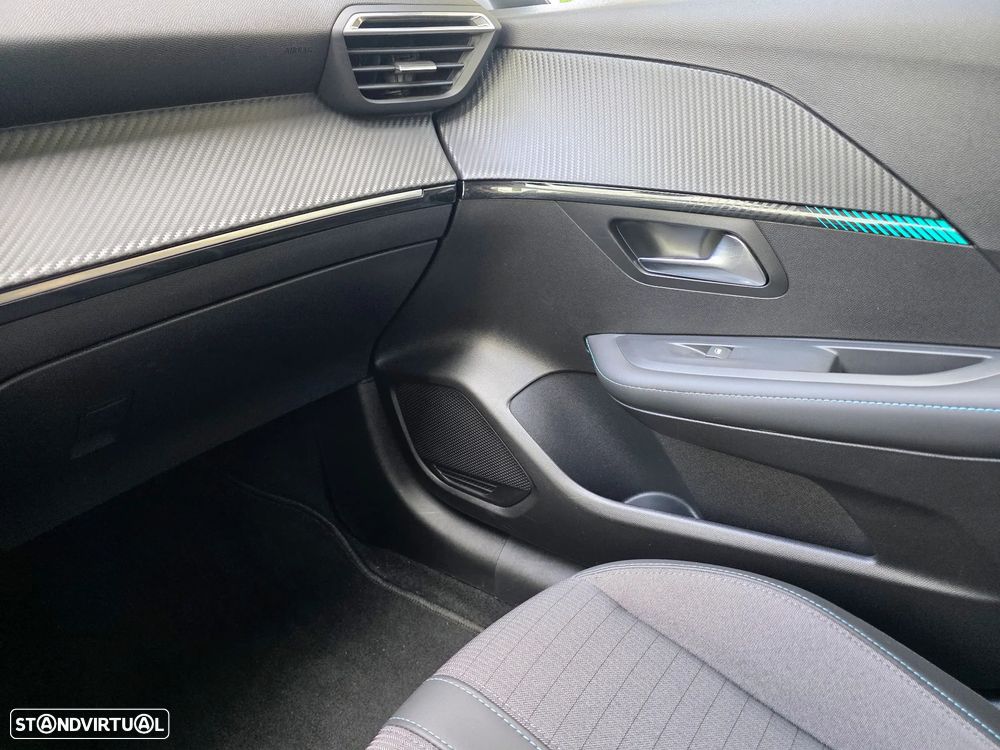 Peugeot 208 1.2 PureTech Allure - 45