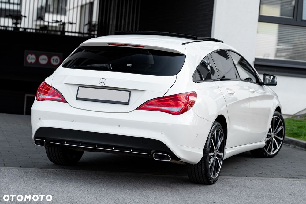 Mercedes-Benz CLA Shooting Brake 200 7G-DCT AMG Line - 13