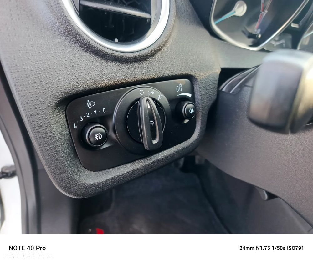 Ford Fiesta 1.0 EcoBoost Champions Edition - 24