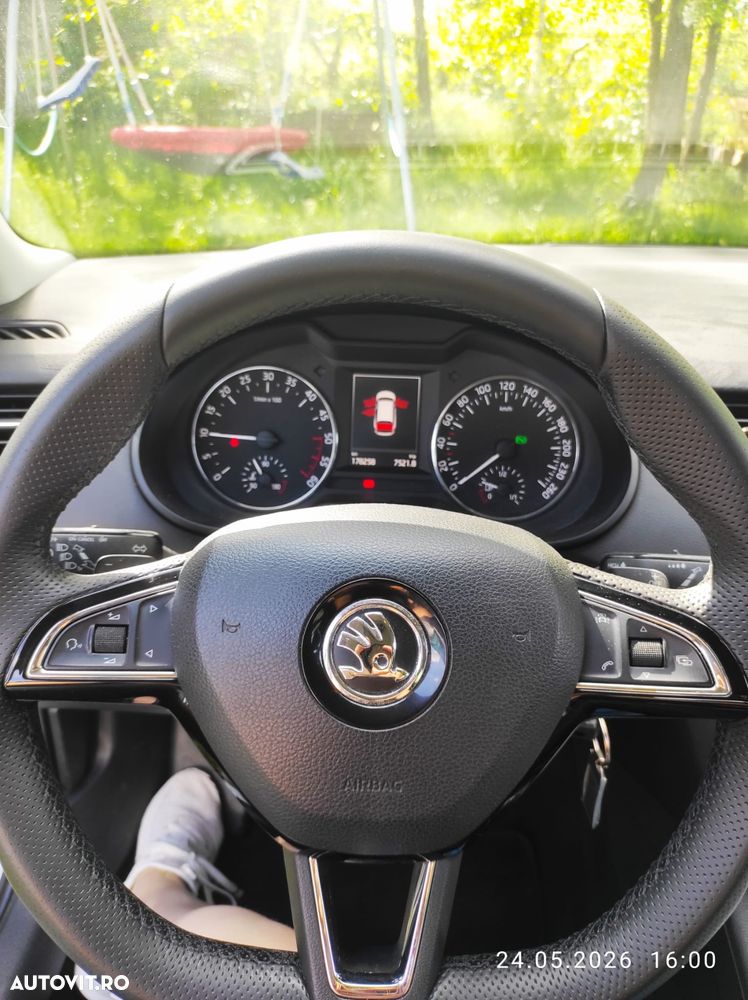 Skoda Octavia 1.6 TDI DSG Style - 18