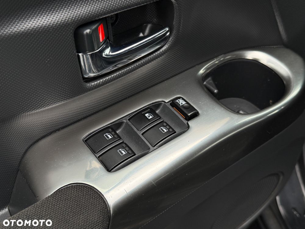 Daihatsu Materia - 10