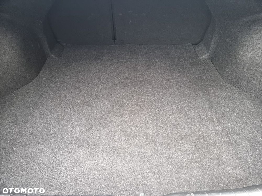 Hyundai Elantra 1.6 Modern - 24