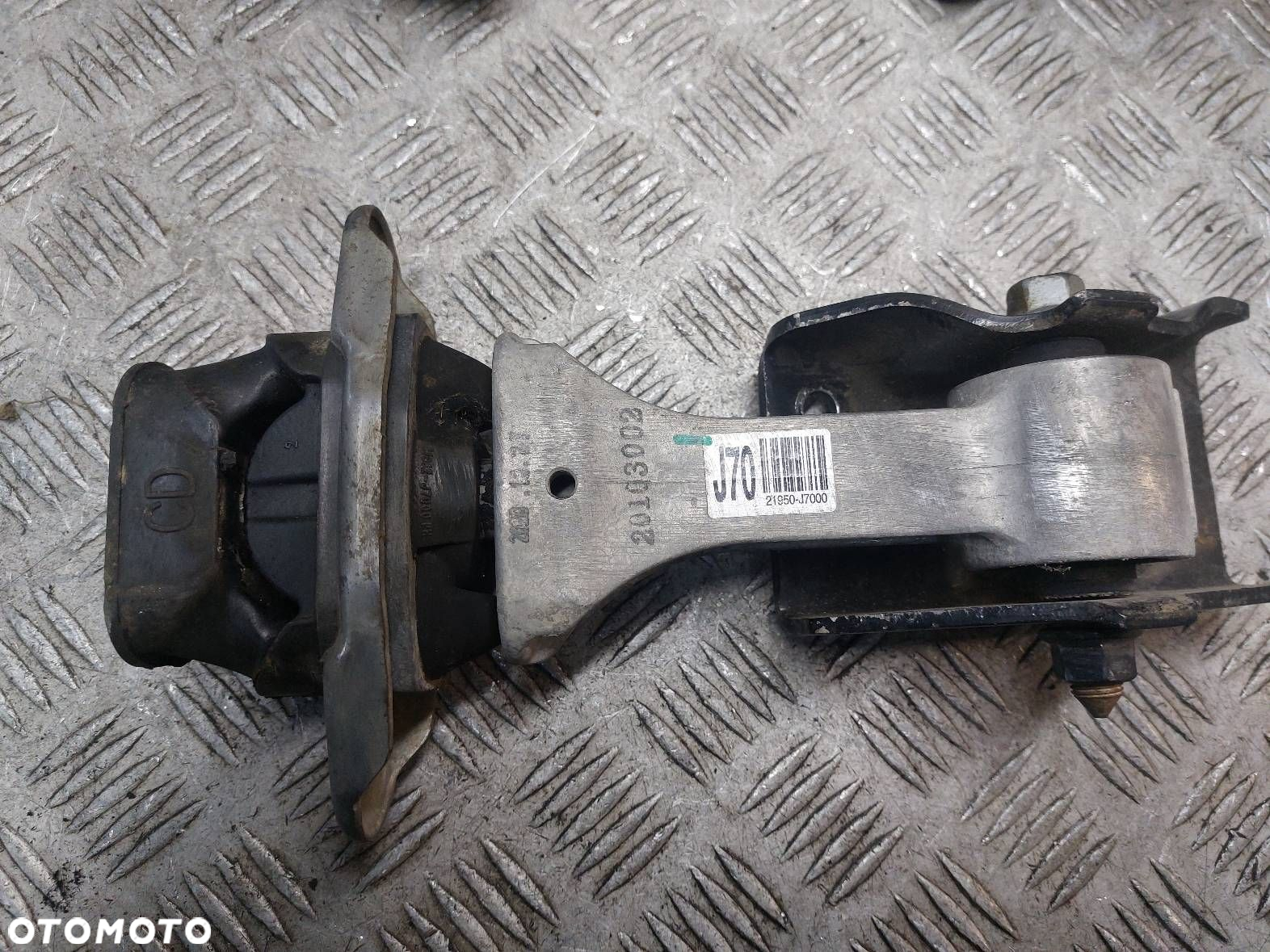 ŁAPA PODUSZKA SILNIKA KOMPLET KIA CEED III 1.0 T-GDI 21810-J7300 - 3