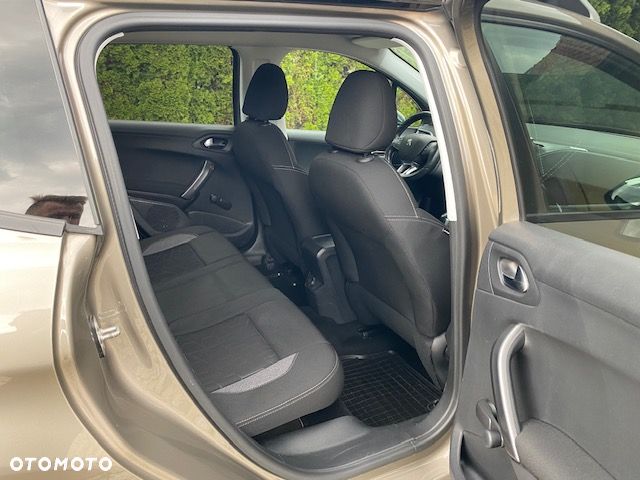 Peugeot 2008 - 12