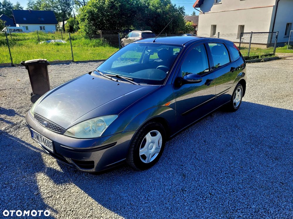 Ford Focus 1.6 Ambiente - 2
