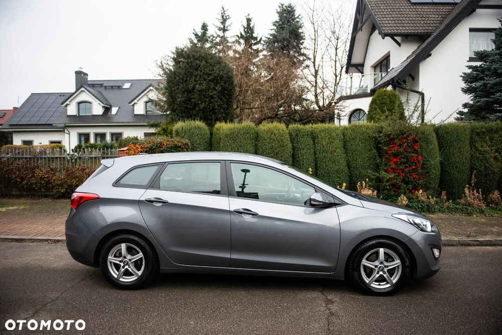 Hyundai i30 1.4 CRDi Premium - 4