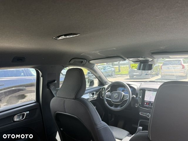 Volvo XC 40 B3 Plus Dark - 23