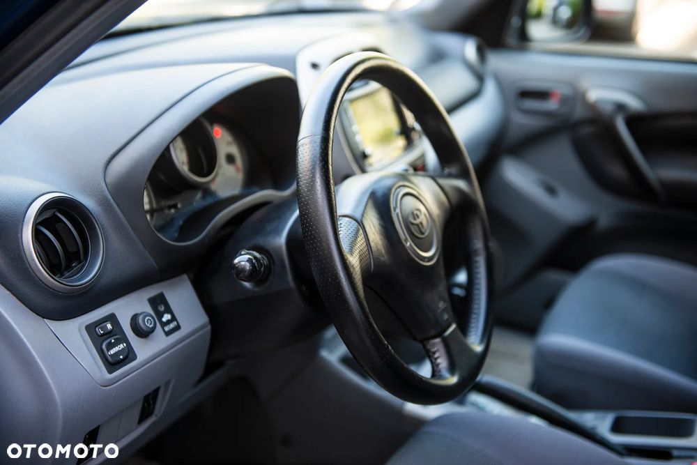 Toyota RAV4 2.0 VVT-i 4x4 - 17
