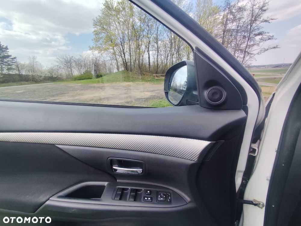 Mitsubishi Outlander 2.0 2WD - 18