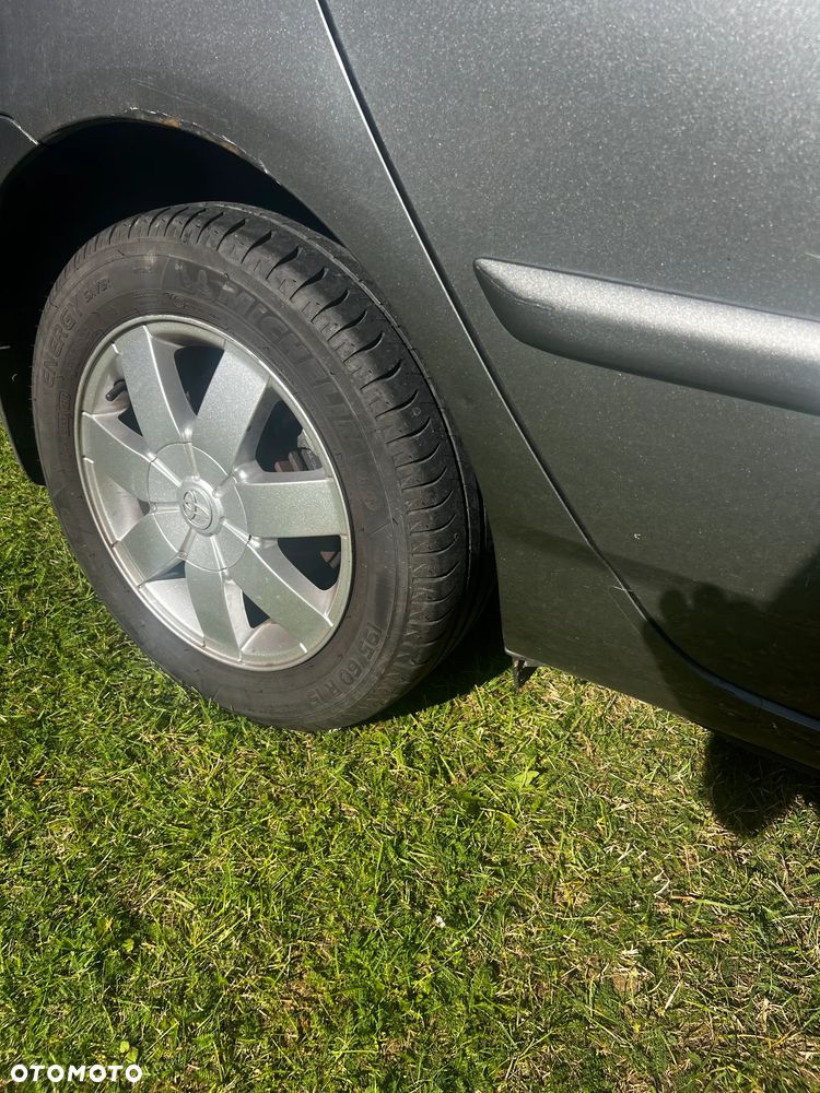 Toyota Corolla 1.6 VVT-i Base - 16