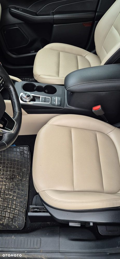 Ford Kuga 2.0 EcoBoost 4x4 Titanium - 14