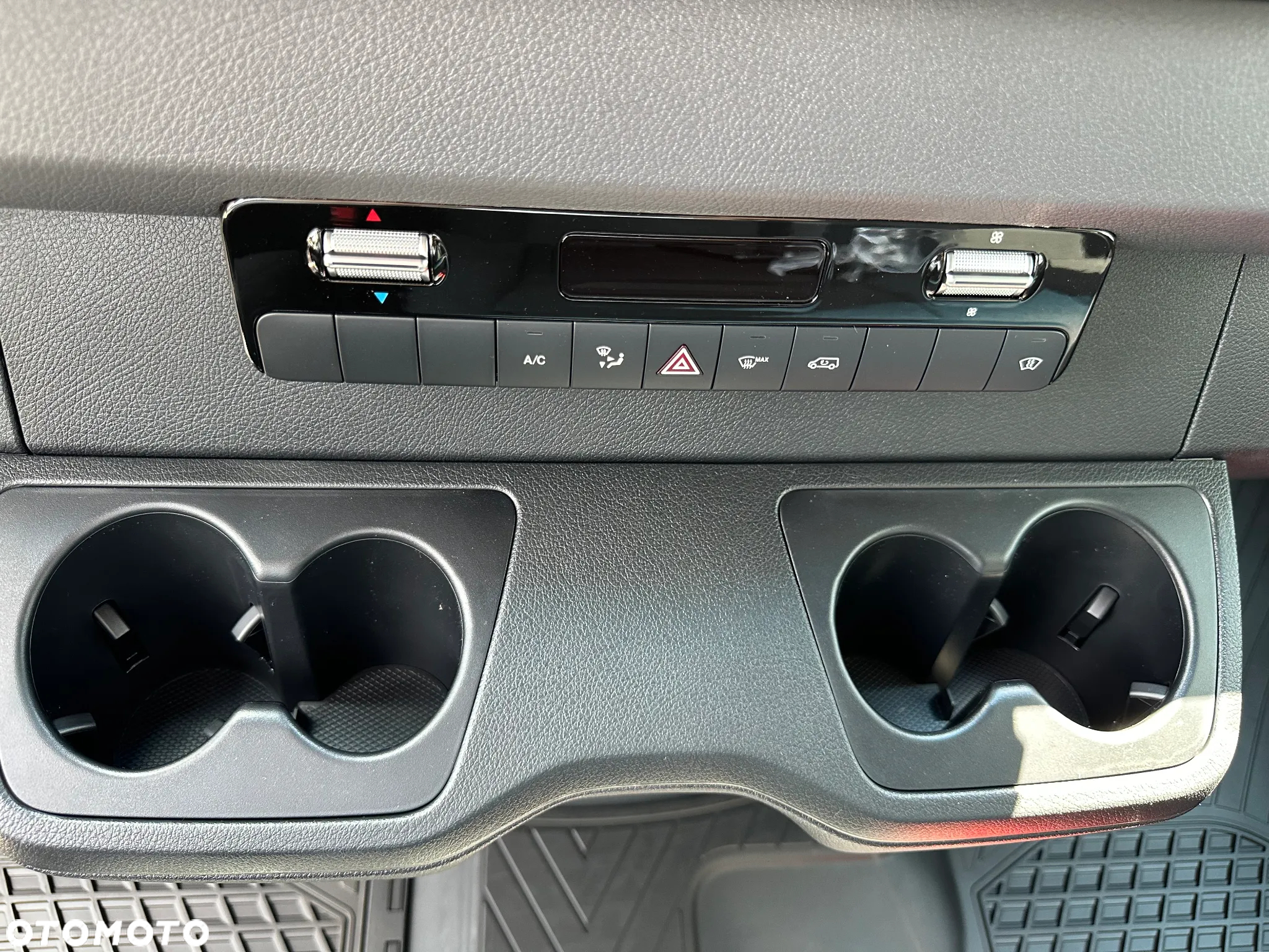 Mercedes-Benz Sprinter - 19