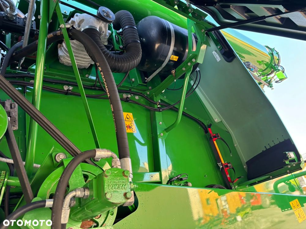 John Deere T670i - 11