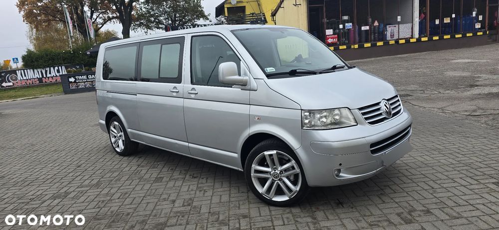 Volkswagen Multivan - 1