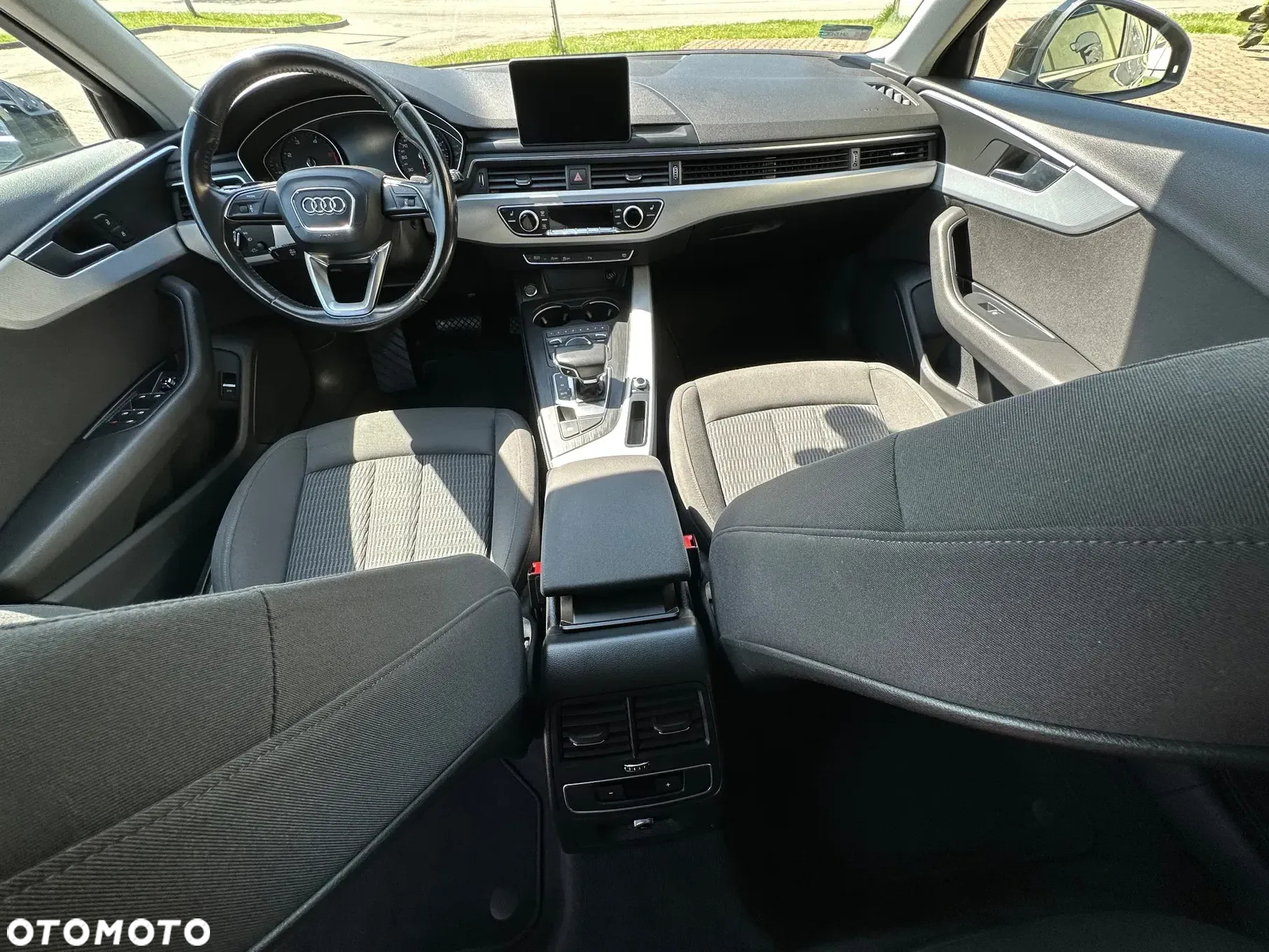 Audi A4 2.0 TDI Design S tronic - 28