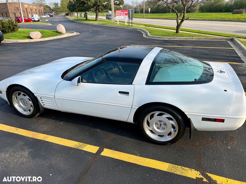 Chevrolet Corvette - 18