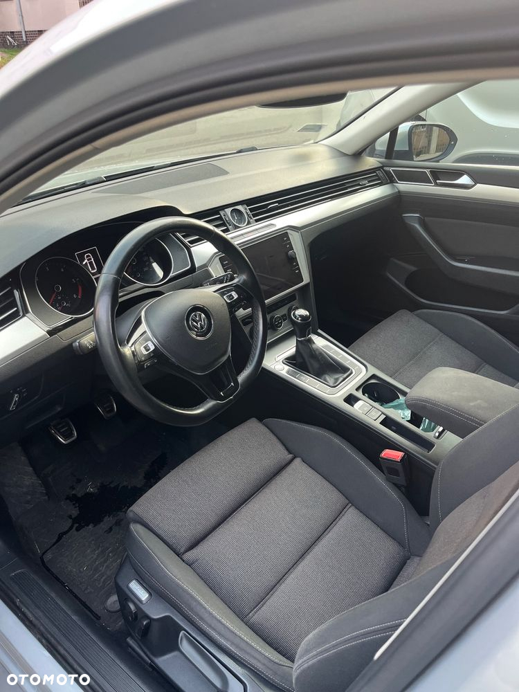 Volkswagen Passat 2.0 TDI BMT Comfortline - 14