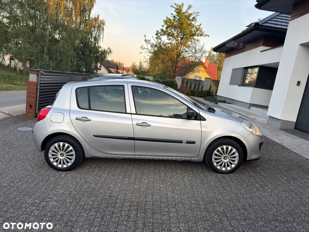 Renault Clio 1.2 16V All Inclusive - 3