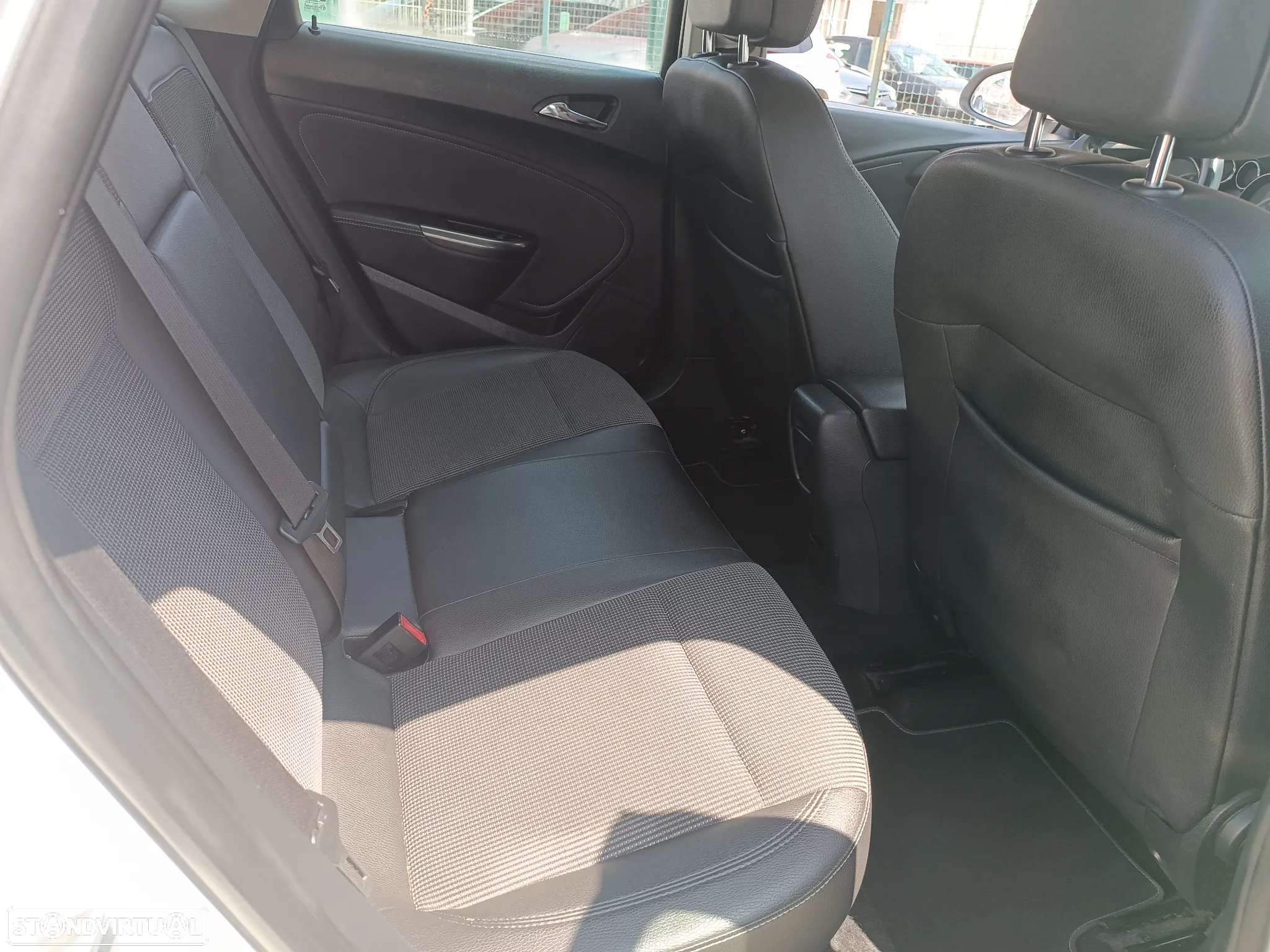 Opel Astra 1.4 T Cosmo S/S - 21