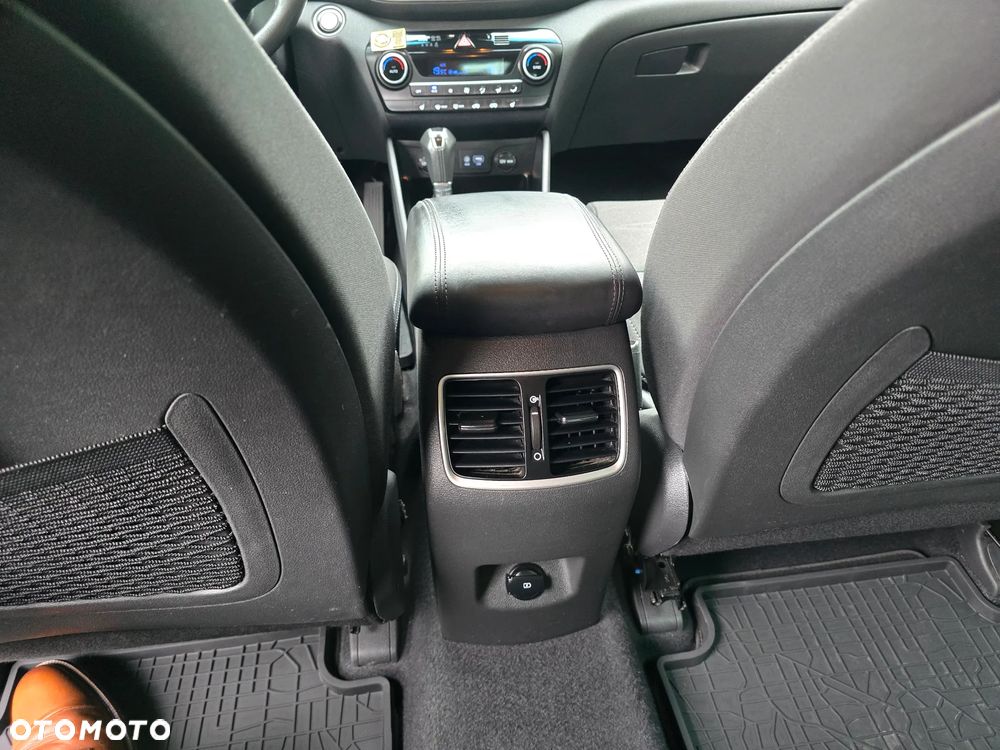 Hyundai Tucson 1.6 CRDi 48V-Hybrid 2WD DCT Select - 24