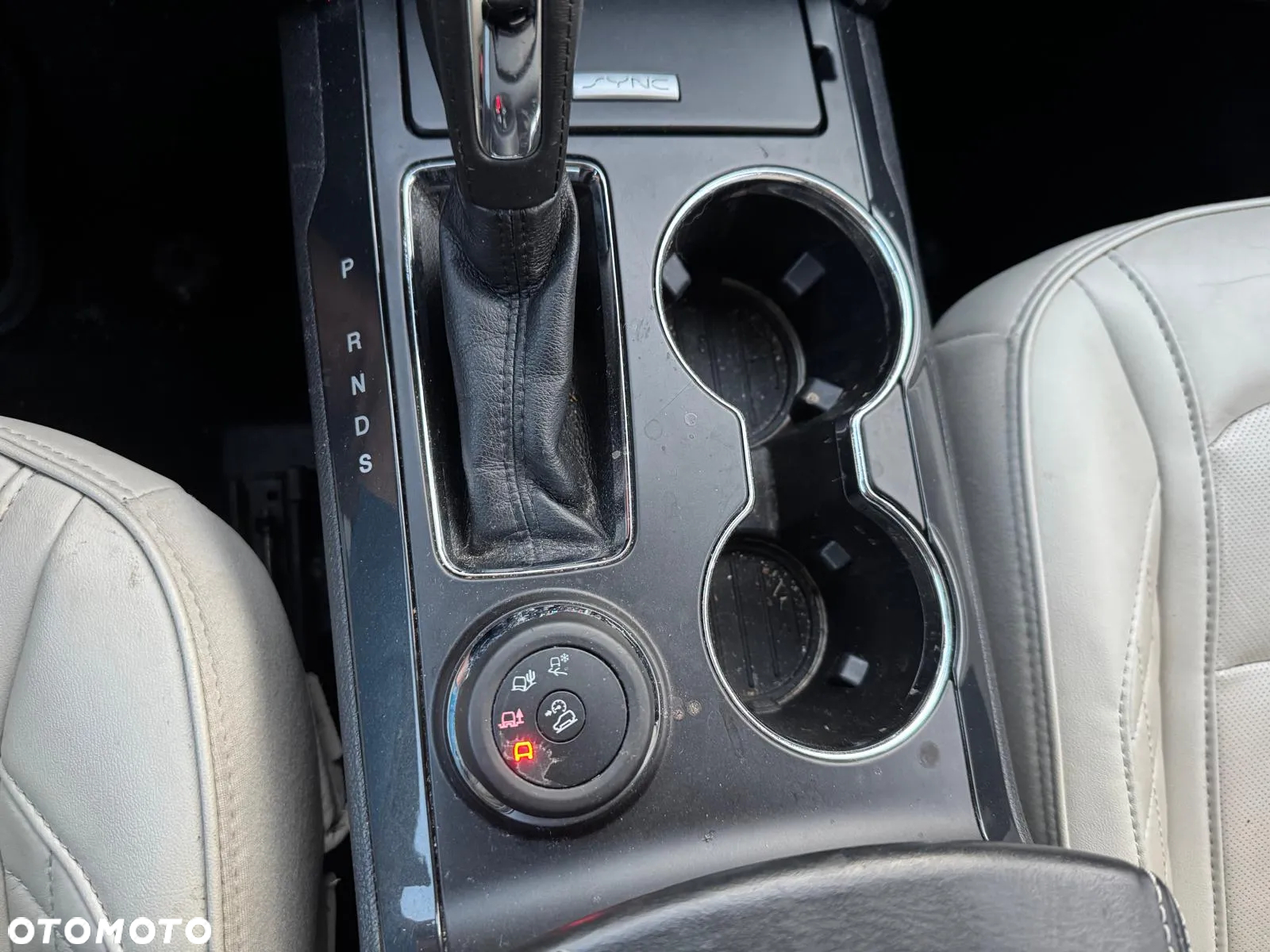Ford Explorer EcoBoost Plug-in Hybrid ST-LINE - 28