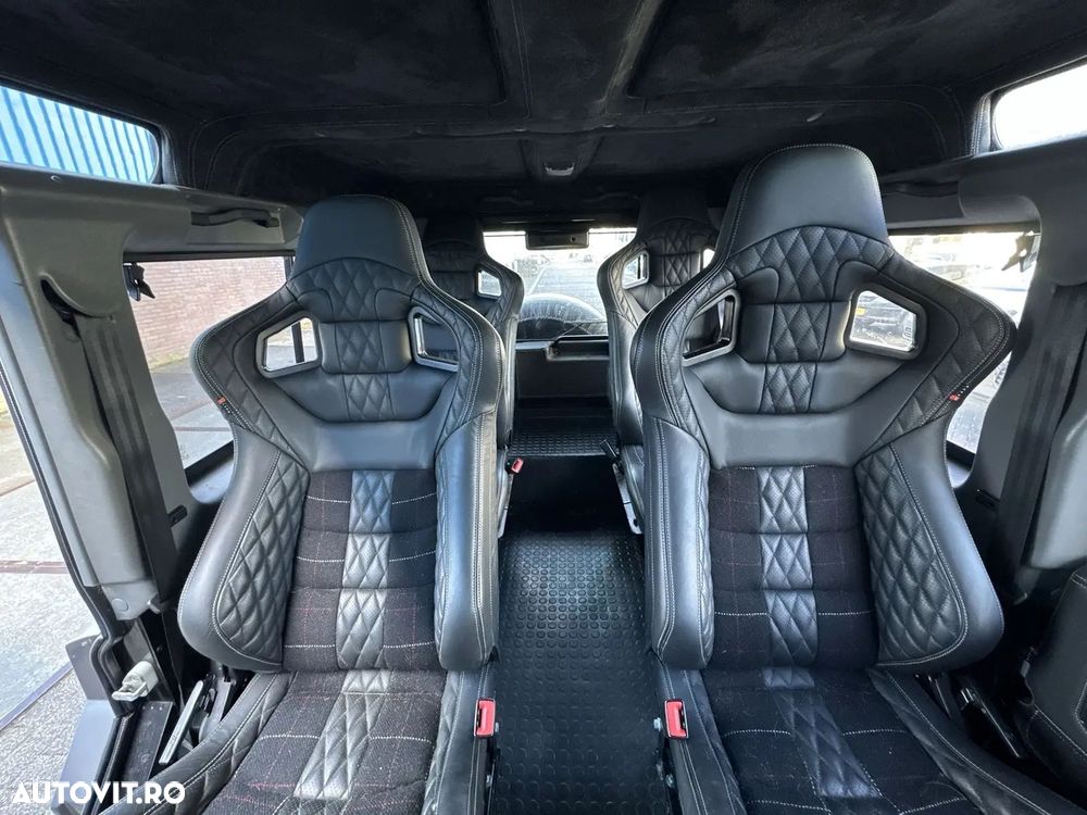 Land Rover Defender - 11