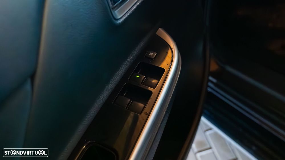 Mitsubishi L200 2.3 DI-D Strakar CD Intense 4WD - 12