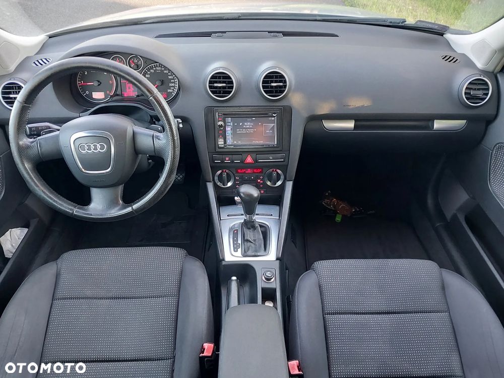 Audi A3 Sportback 2.0 TDI Ambiente S tronic - 11
