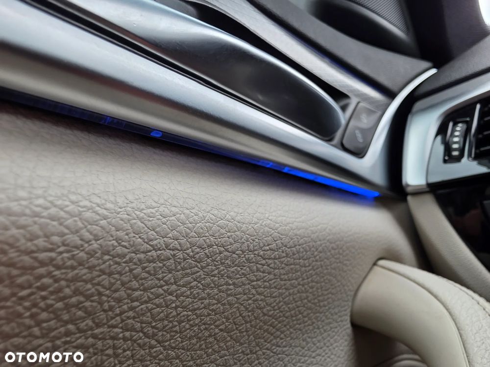 BMW Seria 5 520d xDrive M Sport Edition - 23