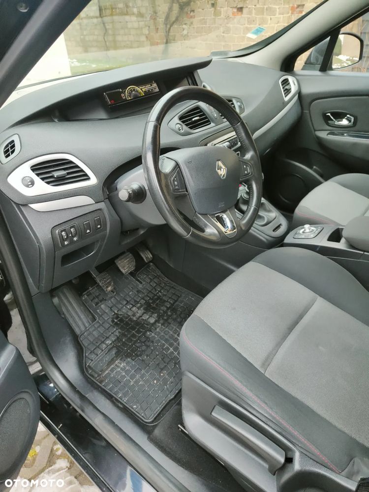 Renault Scenic dCi 110 Paris - 10