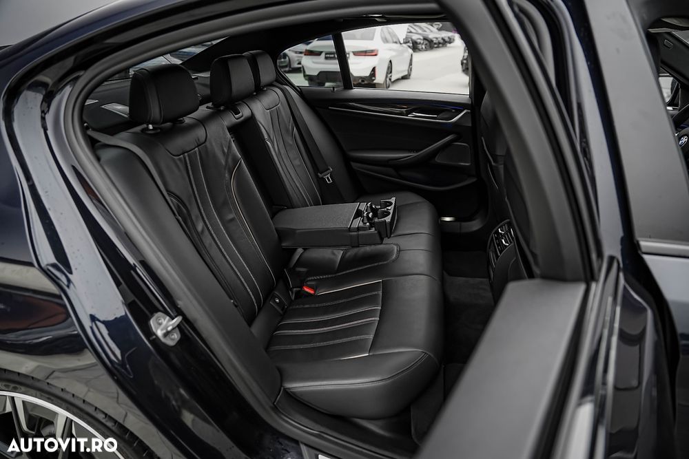 BMW M5 M550i xDrive AT - 18