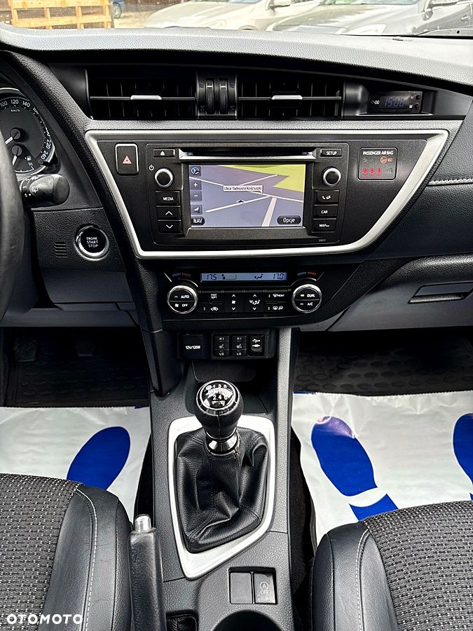 Toyota Auris 2.0 D-4D Executive - 27