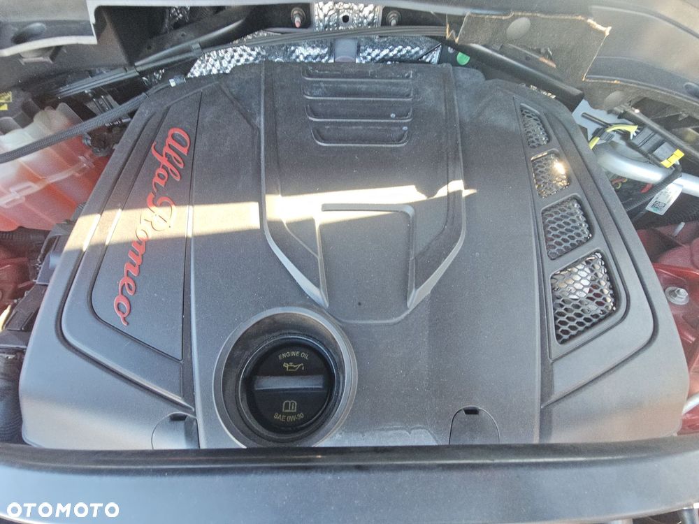Alfa Romeo Stelvio 2.0 Turbo 16V AT8-Q4 Ti - 12