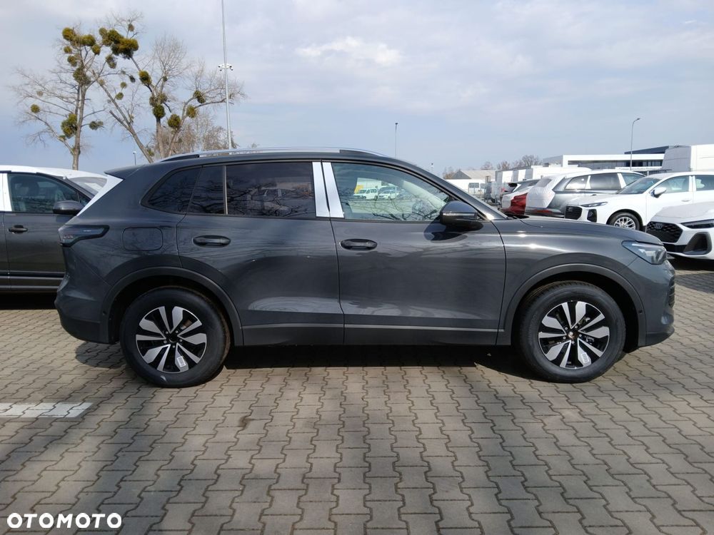 Volkswagen Tiguan - 5