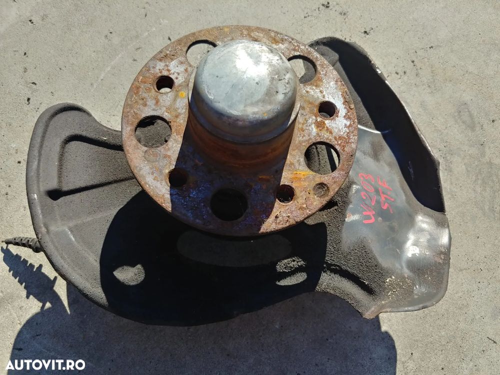 fuzeta stanga fata mercedes c-class w203 - 1