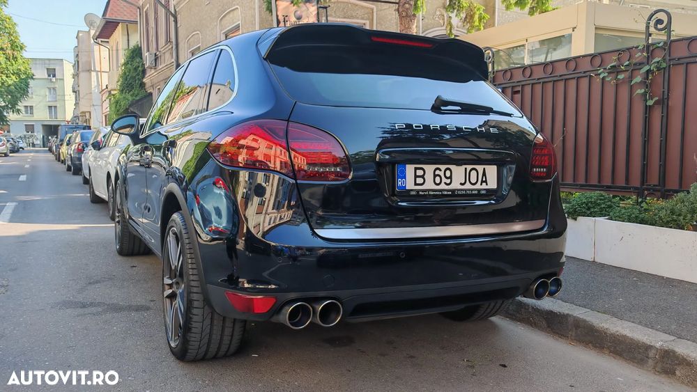 Porsche Cayenne Turbo - 4