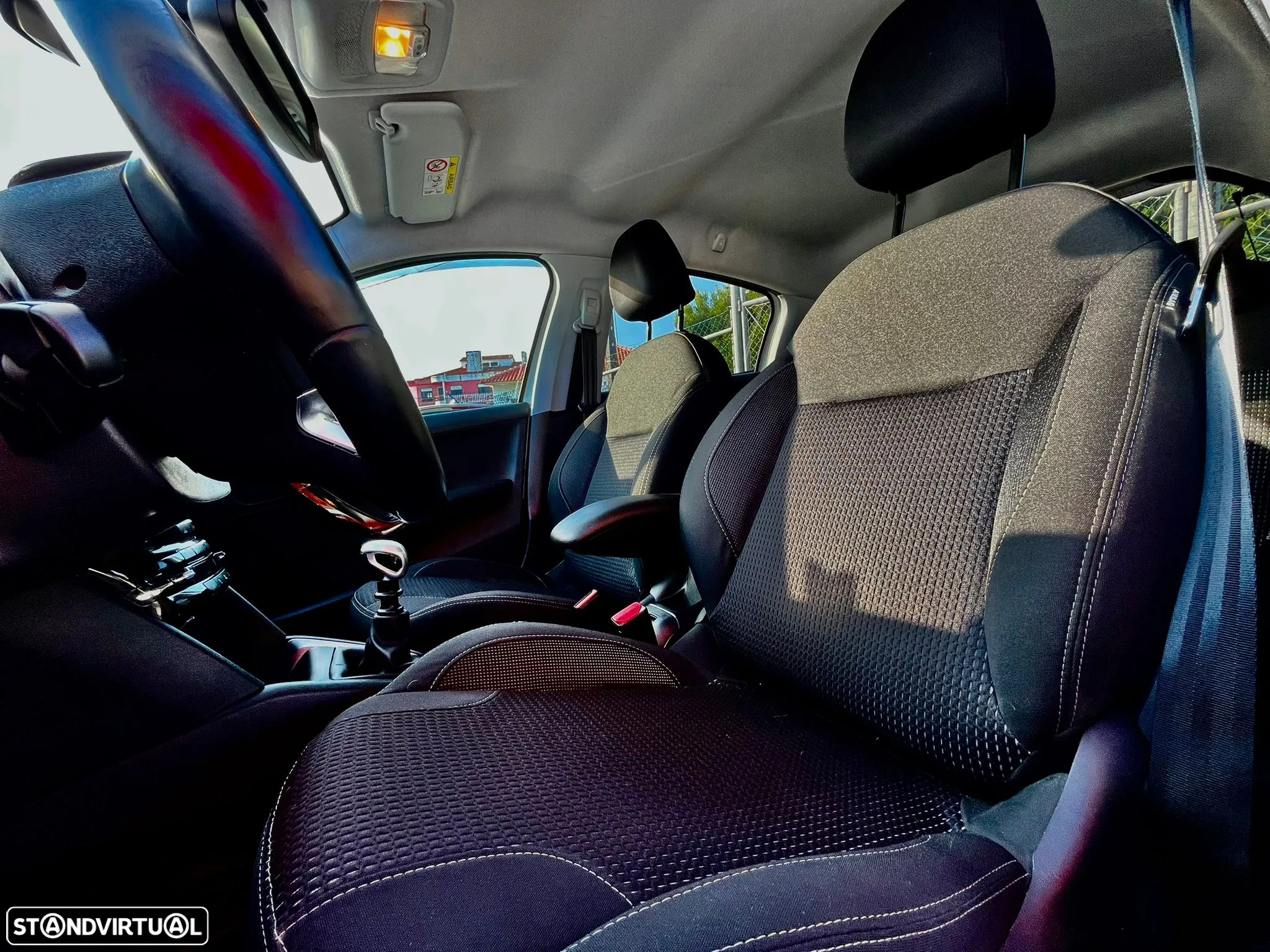 Peugeot 208 1.2 PureTech Allure - 4