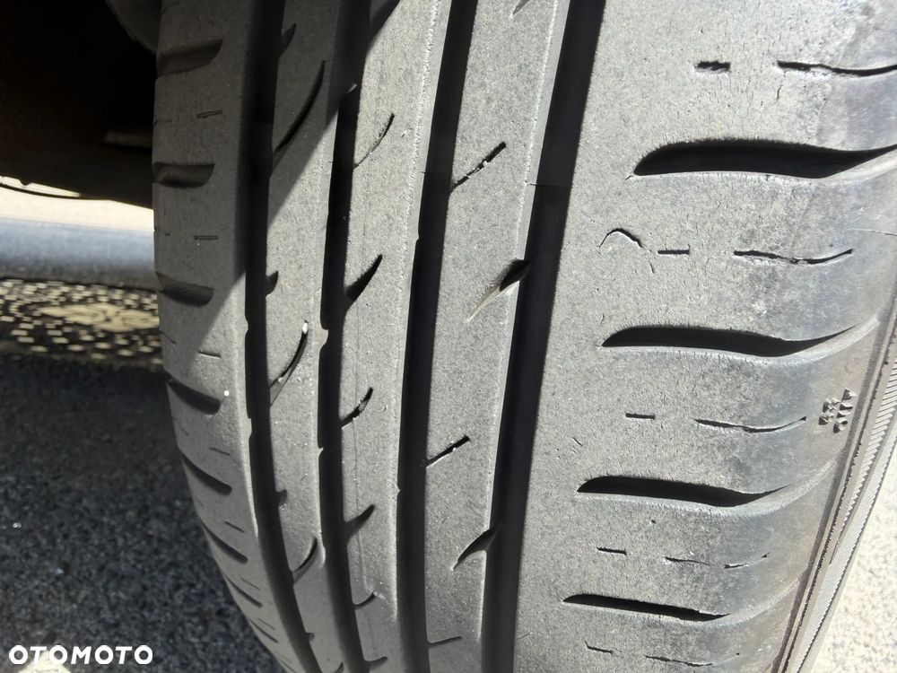 Skoda RAPID 1.2 TSI Style - 22