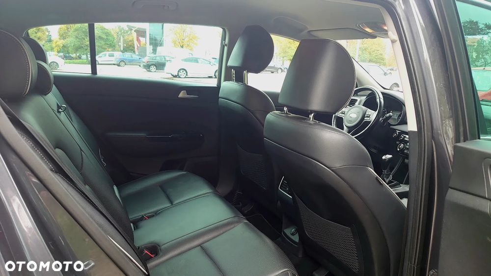 Kia Sportage 1.6 GDI 2WD Dream-Team Edition - 28