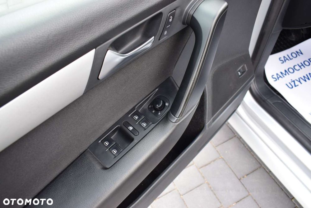 Volkswagen Passat - 19